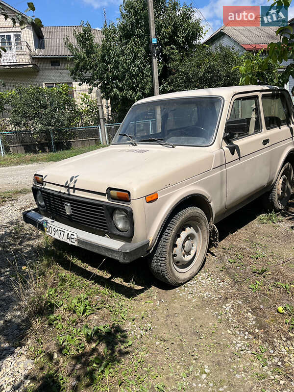 Внедорожник / Кроссовер ВАЗ / Lada 2121 Нива 1981 в Борщеве