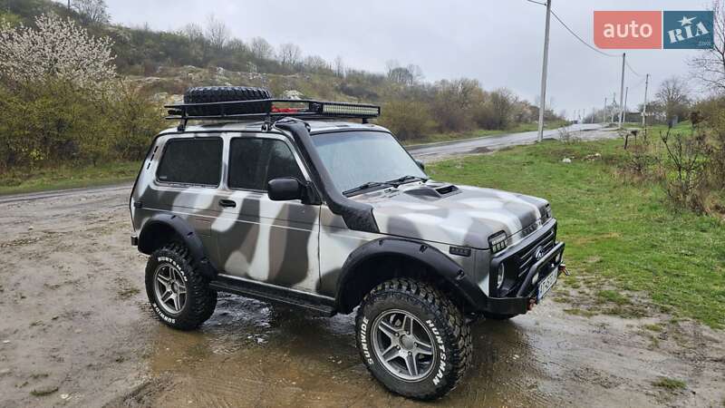Позашляховик / Кросовер ВАЗ / Lada 2121 Нива 1992 в Івано-Франківську