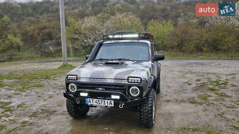 Позашляховик / Кросовер ВАЗ / Lada 2121 Нива 1992 в Івано-Франківську