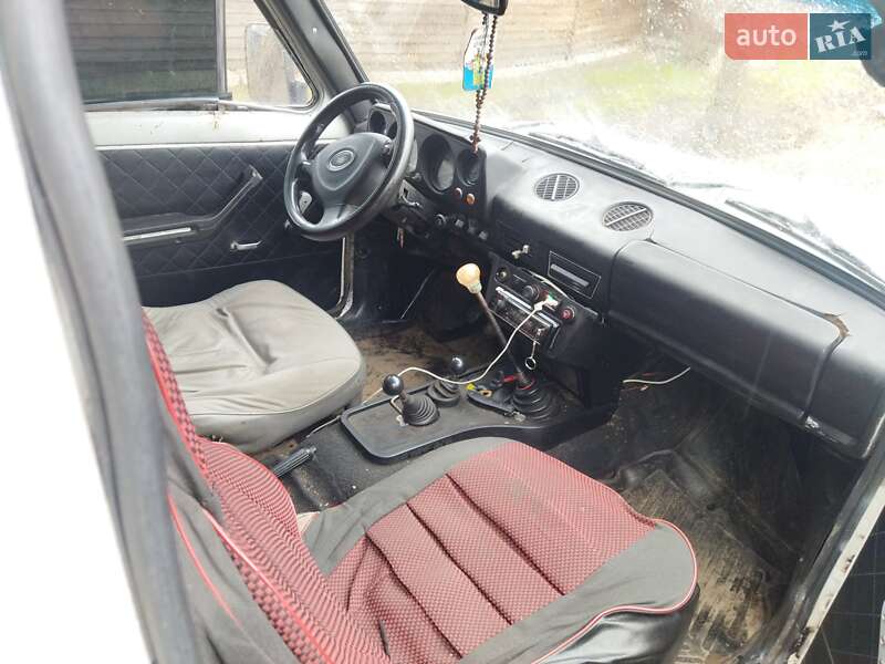 Внедорожник / Кроссовер ВАЗ / Lada 2121 Нива 1987 в Славутиче фото 3 Внедорожник / Кроссовер ВАЗ / Lada 2121 Нива 1987 в Славутиче