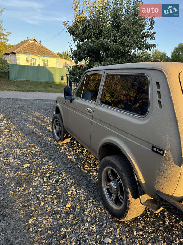 Позашляховик / Кросовер ВАЗ / Lada 2121 Нива 1985 в Новоархангельську фото 7 Позашляховик / Кросовер ВАЗ / Lada 2121 Нива 1985 в Новоархангельську