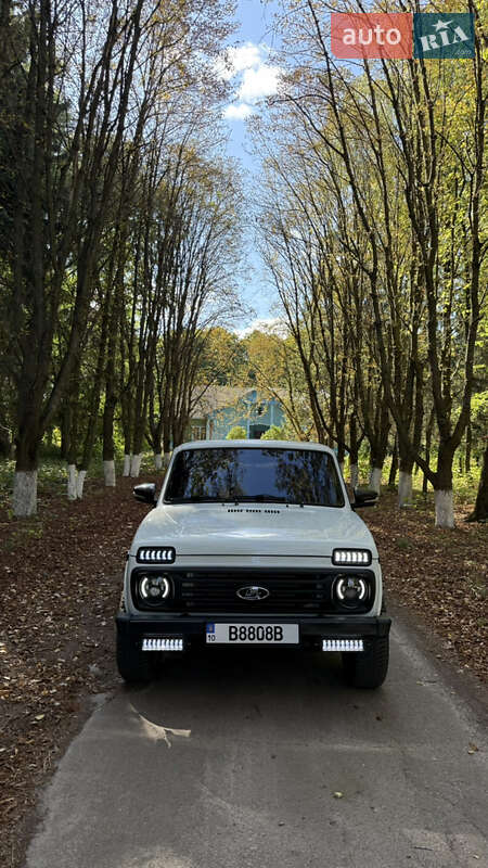 Внедорожник / Кроссовер ВАЗ / Lada 2121 Нива 1984 в Броварах фото 11 Внедорожник / Кроссовер ВАЗ / Lada 2121 Нива 1984 в Броварах