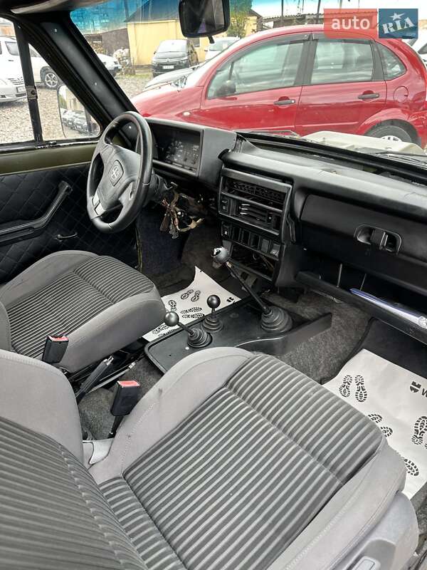 Внедорожник / Кроссовер ВАЗ / Lada 2121 Нива 1982 в Смеле фото 12 Внедорожник / Кроссовер ВАЗ / Lada 2121 Нива 1982 в Смеле