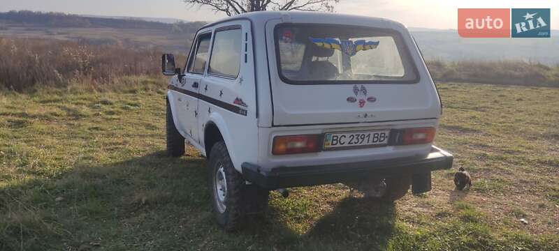 Внедорожник / Кроссовер ВАЗ / Lada 2121 Нива 1982 в Черновцах фото 6 Внедорожник / Кроссовер ВАЗ / Lada 2121 Нива 1982 в Черновцах