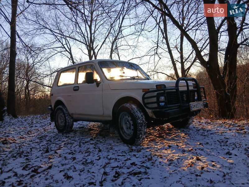 Внедорожник / Кроссовер ВАЗ / Lada 2121 Нива 1989 в Чуднове