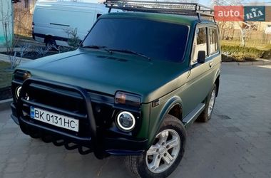 Внедорожник / Кроссовер ВАЗ 2121 Нива 1990 в Ровно