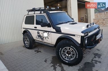 Внедорожник / Кроссовер ВАЗ 2121 Нива 1990 в Черновцах