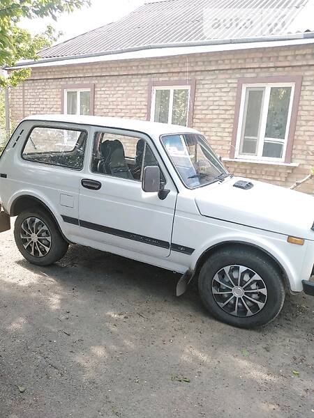 Хэтчбек ВАЗ / Lada 21213 Niva 1996 в Николаеве