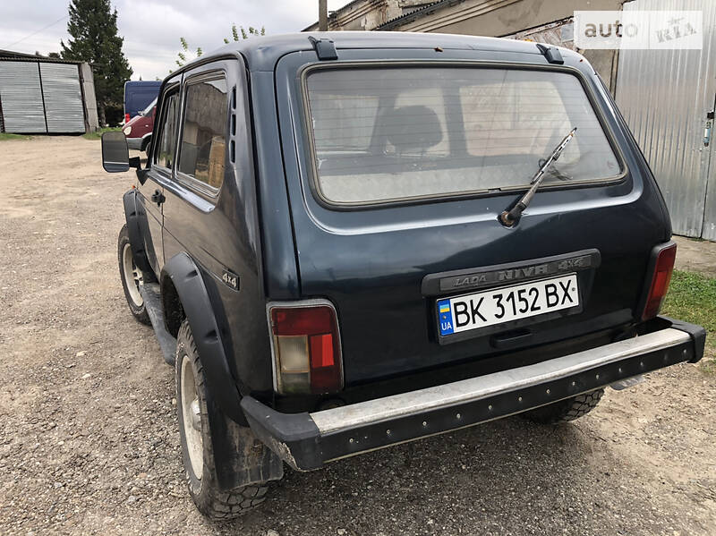 Внедорожник / Кроссовер ВАЗ / Lada 21213 Niva 2002 в Шумске