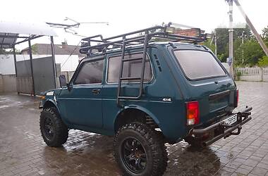 Внедорожник / Кроссовер ВАЗ / Lada 21213 Niva 2001 в Остроге