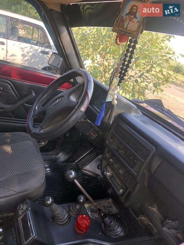 Внедорожник / Кроссовер ВАЗ / Lada 21213 Niva 2001 в Белгороде-Днестровском