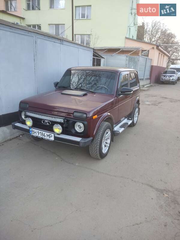Универсал ВАЗ / Lada 21213 Niva 2004 в Одессе