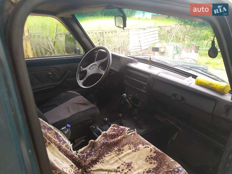 Внедорожник / Кроссовер ВАЗ / Lada 21213 Niva 2004 в Путивле