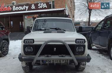 Внедорожник / Кроссовер ВАЗ / Lada 21213 Niva 2004 в Шостке