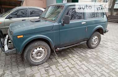 Внедорожник / Кроссовер ВАЗ / Lada 21213 Niva 2001 в Петрове