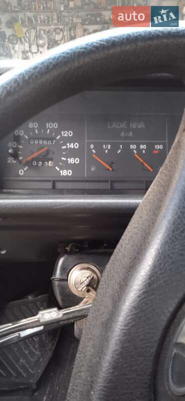 Позашляховик / Кросовер ВАЗ / Lada 21213 Niva 2001 в Гайсину