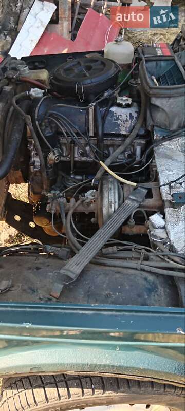 Внедорожник / Кроссовер ВАЗ / Lada 21213 Niva 2001 в Брусилове