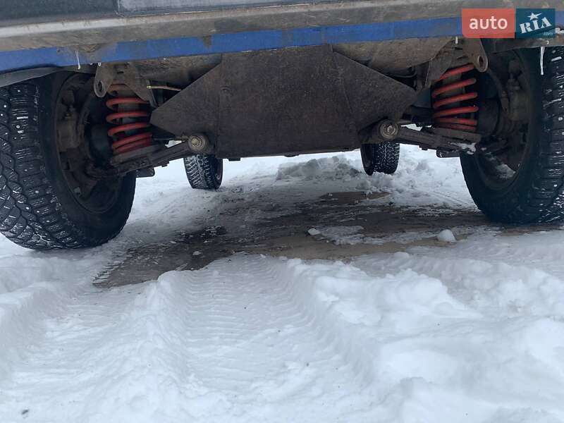 Універсал ВАЗ / Lada 21213 Niva 2003 в Харкові