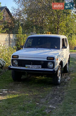 Позашляховик / Кросовер ВАЗ / Lada 21213 Niva 2003 в Здолбуніві