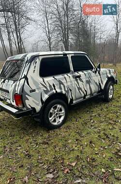 Внедорожник / Кроссовер ВАЗ 21213 Niva 2004 в 