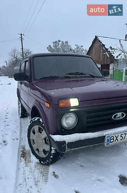 Внедорожник / Кроссовер ВАЗ / Lada 21213 Niva 2001 в Тыврове