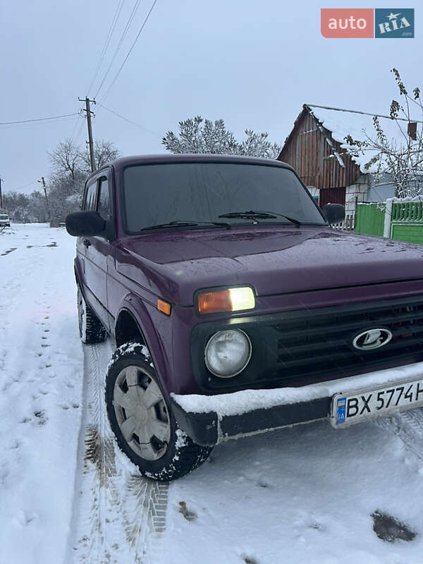 Позашляховик / Кросовер ВАЗ / Lada 21213 Niva 2001 в Тиврову