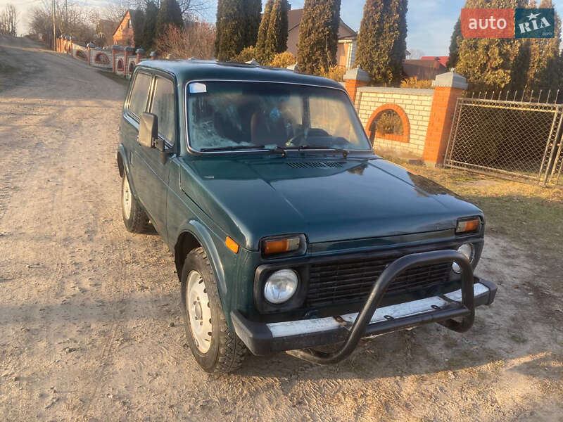 Позашляховик / Кросовер ВАЗ / Lada 21213 Niva 2001 в Сарнах