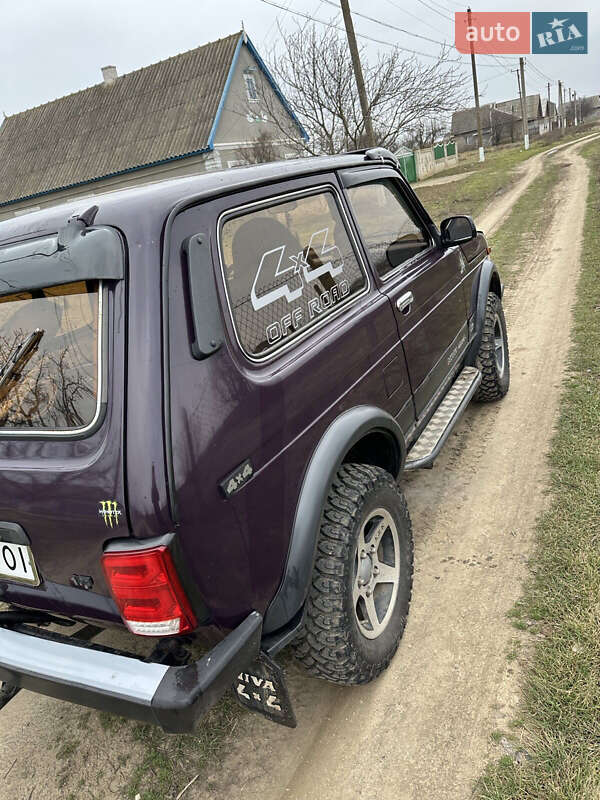 Внедорожник / Кроссовер ВАЗ / Lada 21213 Niva 1998 в Измаиле