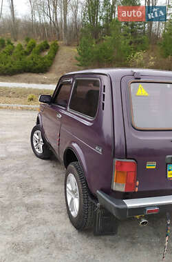 Внедорожник / Кроссовер ВАЗ 21213 Niva 2000 в 