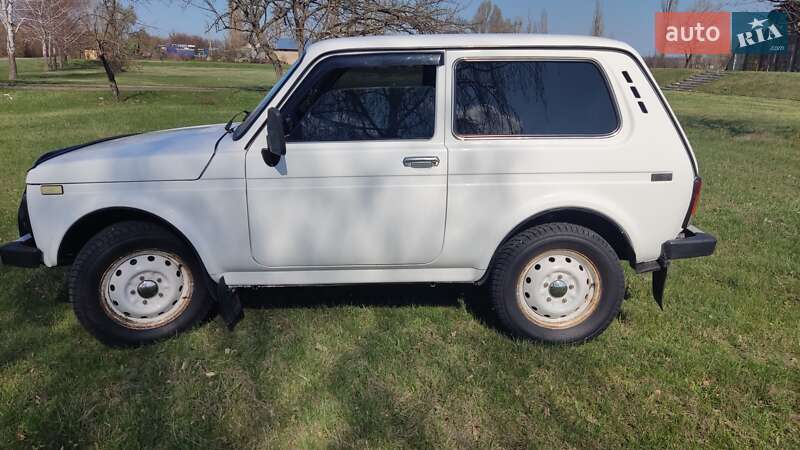 Внедорожник / Кроссовер ВАЗ / Lada 21213 Niva 2003 в Петрове фото 11 Внедорожник / Кроссовер ВАЗ / Lada 21213 Niva 2003 в Петрове