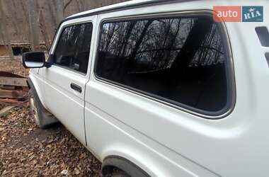 Внедорожник / Кроссовер ВАЗ 21213 Niva 2002 в 