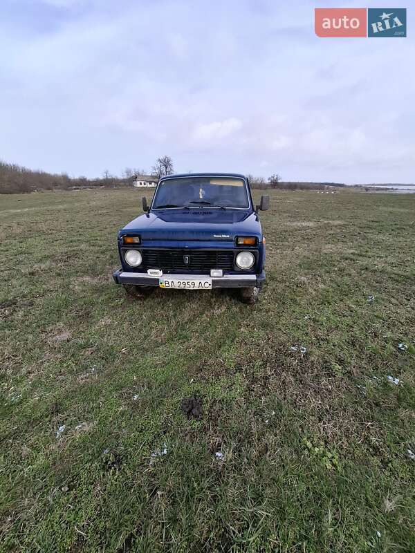 Внедорожник / Кроссовер ВАЗ 21213 Niva 2002 в 