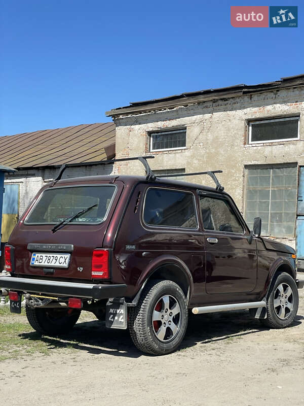 Позашляховик / Кросовер ВАЗ / Lada 21213 Niva 2004 в Гайсину
