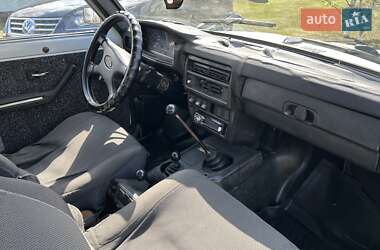 Внедорожник / Кроссовер ВАЗ 21213 Niva 2000 в 