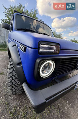 Внедорожник / Кроссовер ВАЗ 21213 Niva 2004 в 