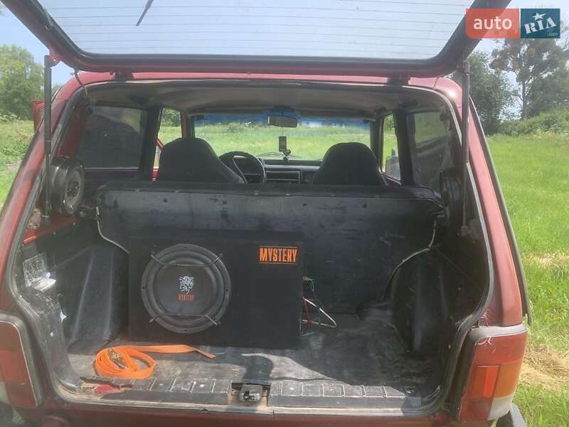 Позашляховик / Кросовер ВАЗ / Lada 21213 Niva 2001 в Миргороді