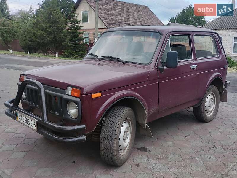 Позашляховик / Кросовер ВАЗ / Lada 21213 Niva 1995 в Краснограді