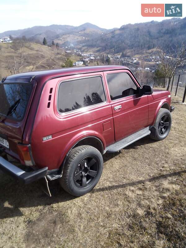 Позашляховик / Кросовер ВАЗ / Lada 21213 Niva 2002 в Косові