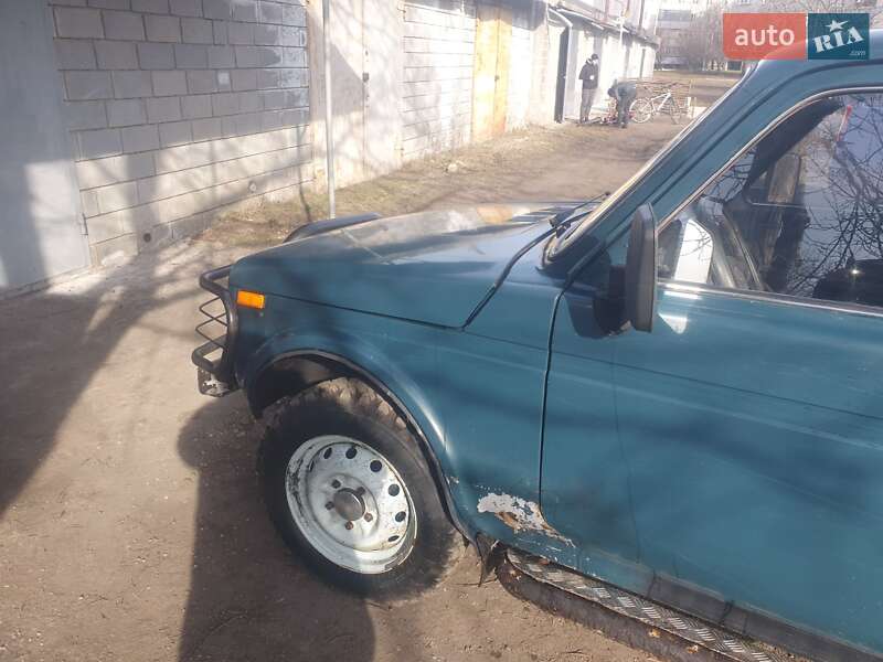 Внедорожник / Кроссовер ВАЗ / Lada 21213 Niva 2000 в Першотравенске