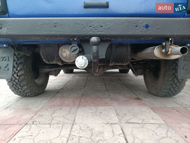 Внедорожник / Кроссовер ВАЗ / Lada 21213 Niva 2004 в Изюме