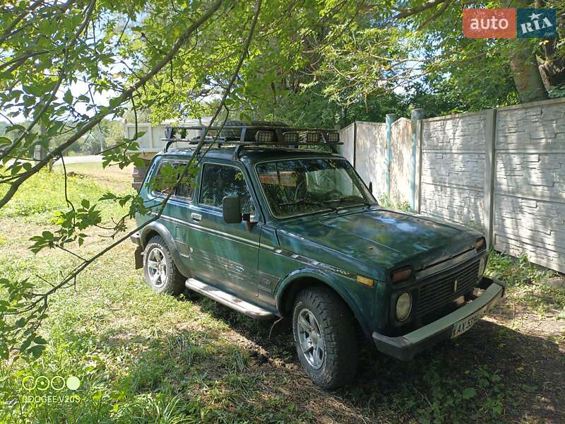 Позашляховик / Кросовер ВАЗ / Lada 21213 Niva 2004 в Царичанці