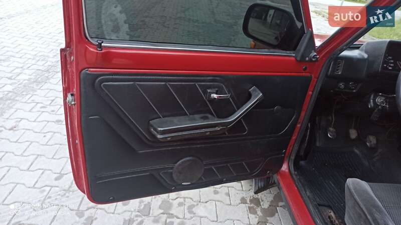 Внедорожник / Кроссовер ВАЗ / Lada 21213 Niva 1998 в Волочиске