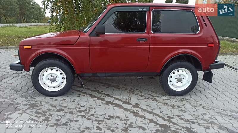 Внедорожник / Кроссовер ВАЗ / Lada 21213 Niva 1998 в Волочиске