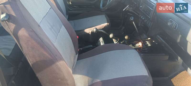 Внедорожник / Кроссовер ВАЗ / Lada 21213 Niva 2002 в Гайсине