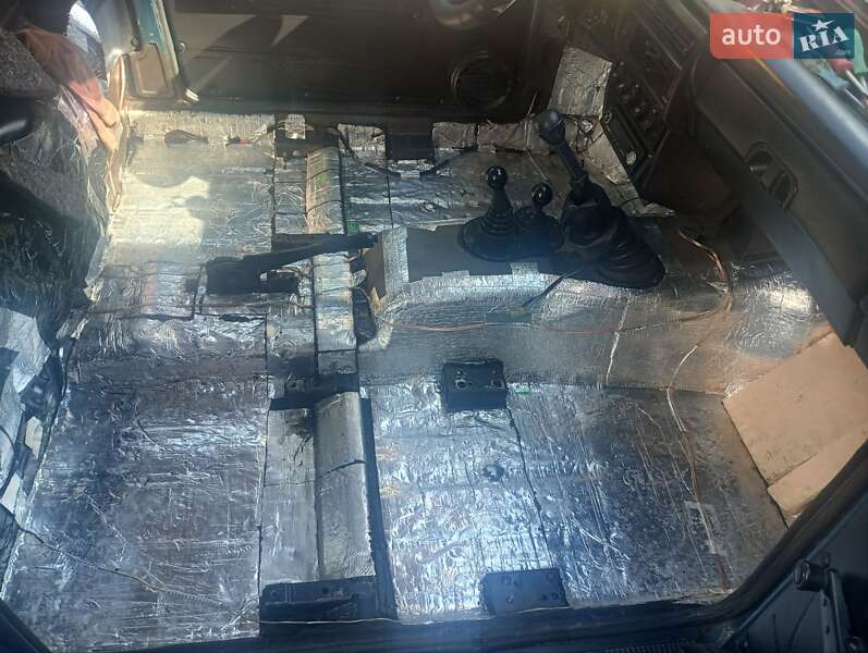 Внедорожник / Кроссовер ВАЗ / Lada 21213 Niva 2002 в Новгород-Северском