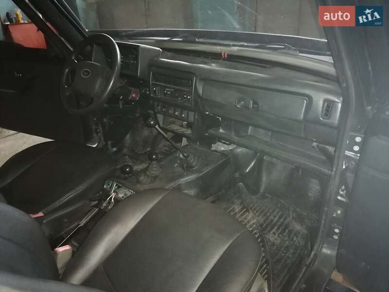 Внедорожник / Кроссовер ВАЗ / Lada 21213 Niva 2000 в Днепре фото 3 Внедорожник / Кроссовер ВАЗ / Lada 21213 Niva 2000 в Днепре