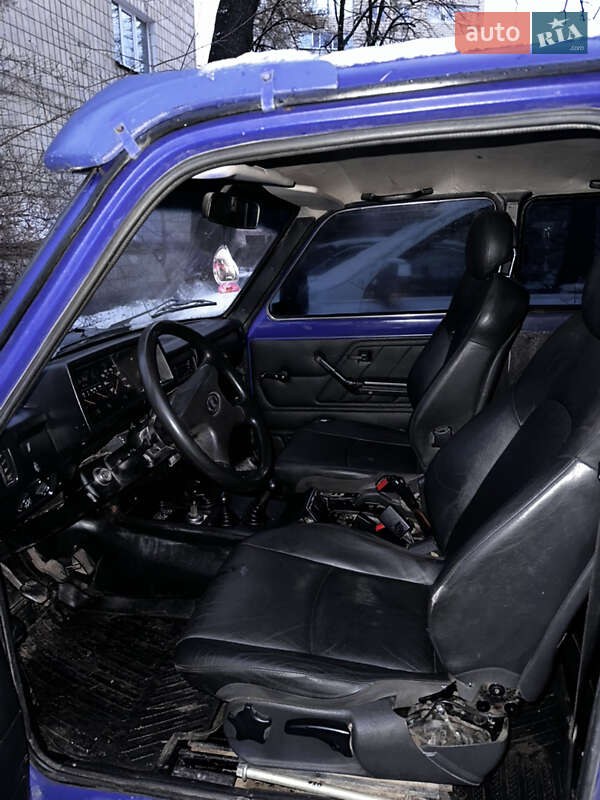 Позашляховик / Кросовер ВАЗ / Lada 21213 Niva 2002 в Києві