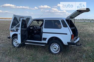 Внедорожник / Кроссовер ВАЗ / Lada 21214 / 4x4 2015 в Одессе