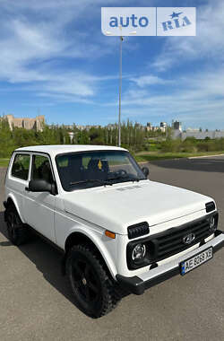 Внедорожник / Кроссовер ВАЗ / Lada 21214 / 4x4 2015 в Кривом Роге