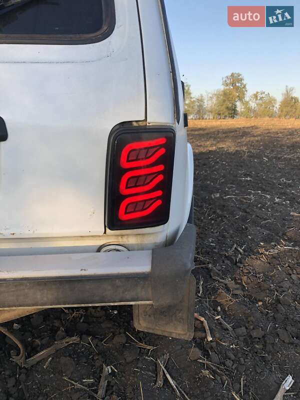 Внедорожник / Кроссовер ВАЗ / Lada 21214 / 4x4 2008 в Арцизе